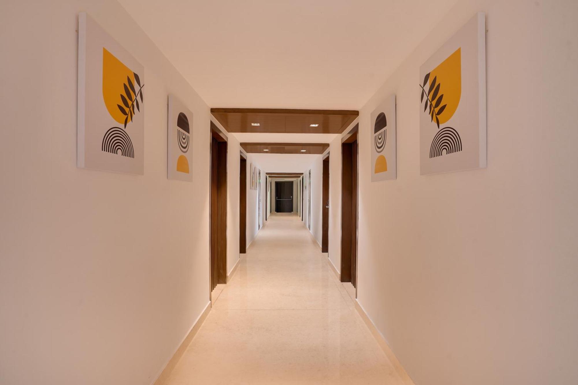 Lemon Tree Hotel, Нойда Экстерьер фото